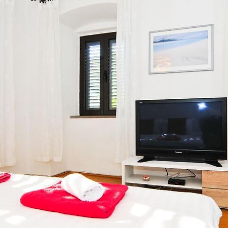 Holiday Home Maris Kotor Luaran gambar