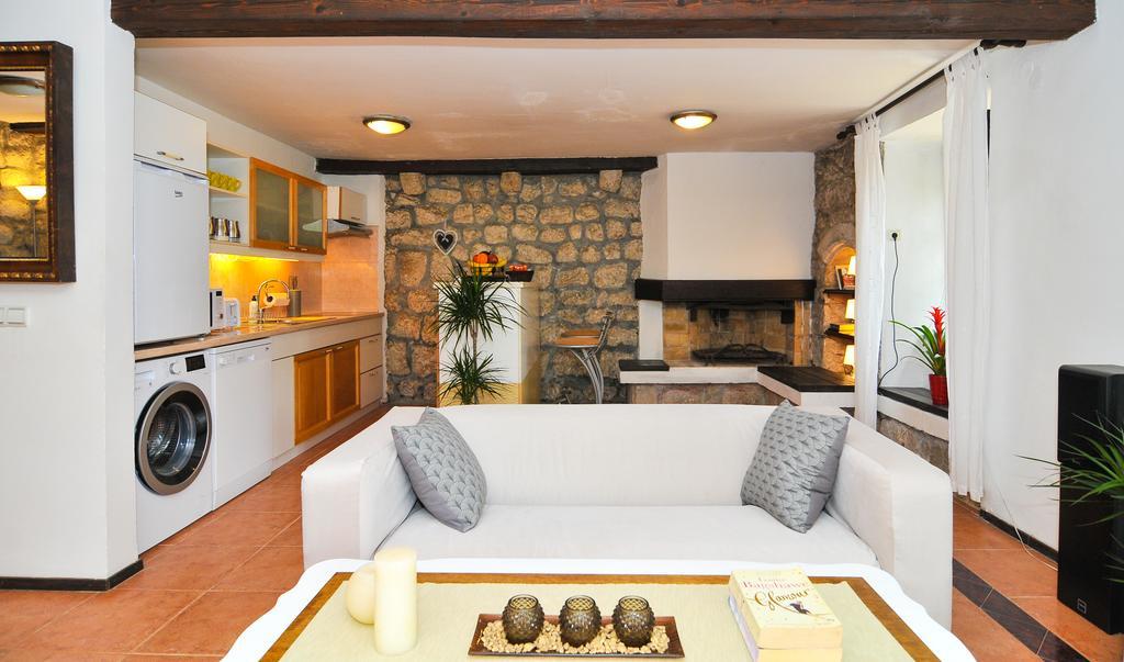 Holiday Home Maris Kotor Luaran gambar
