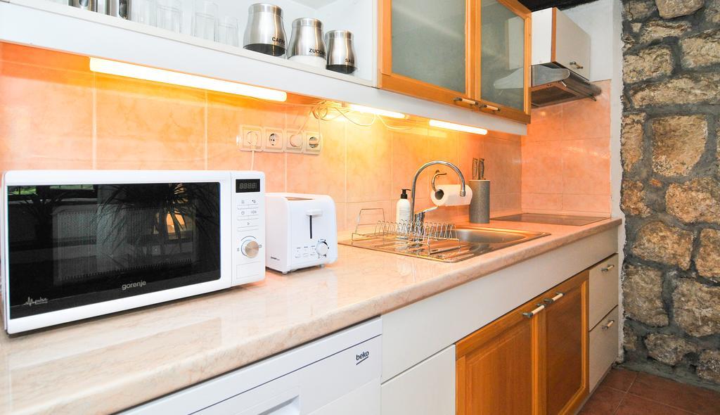 Holiday Home Maris Kotor Luaran gambar