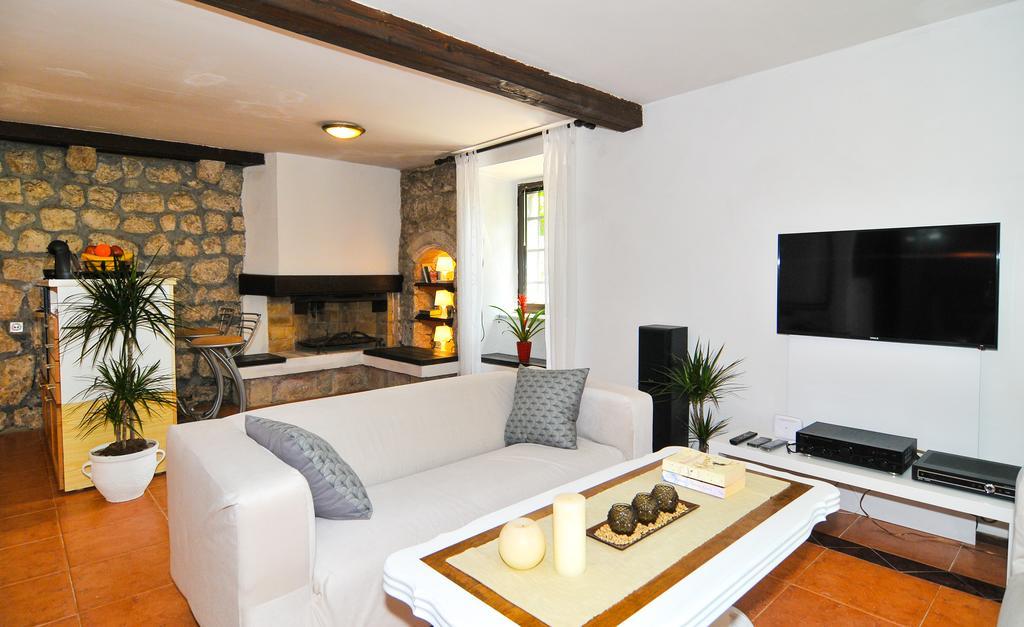 Holiday Home Maris Kotor Luaran gambar