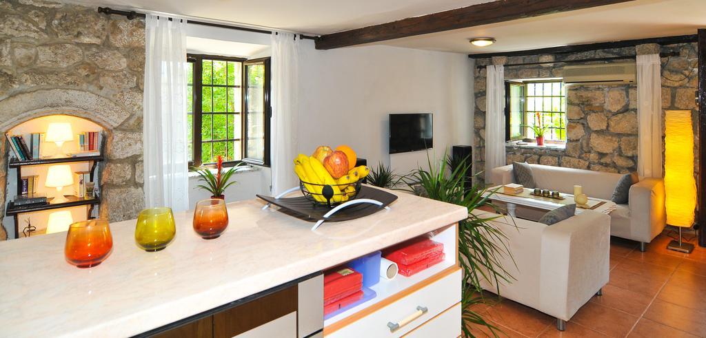 Holiday Home Maris Kotor Luaran gambar