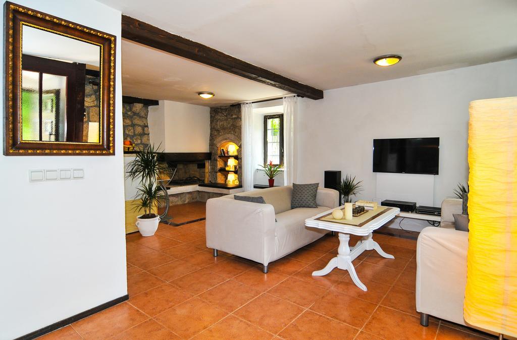 Holiday Home Maris Kotor Luaran gambar
