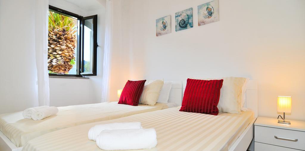 Holiday Home Maris Kotor Luaran gambar