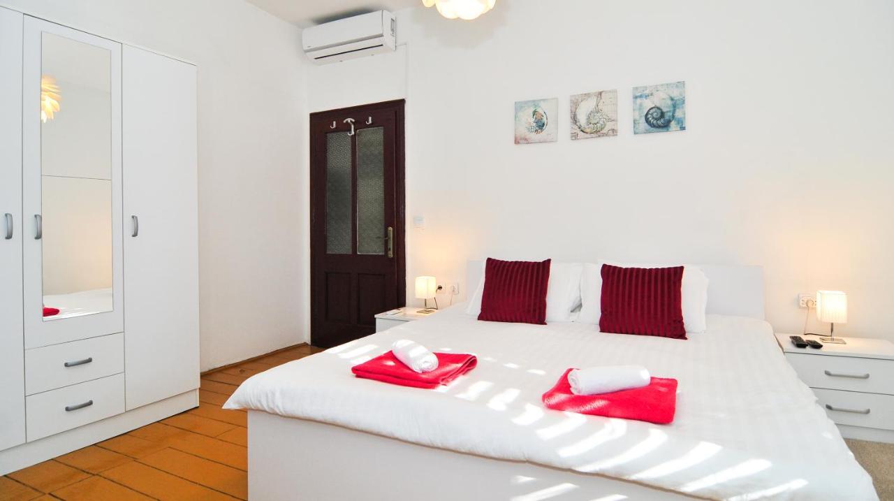 Holiday Home Maris Kotor Luaran gambar