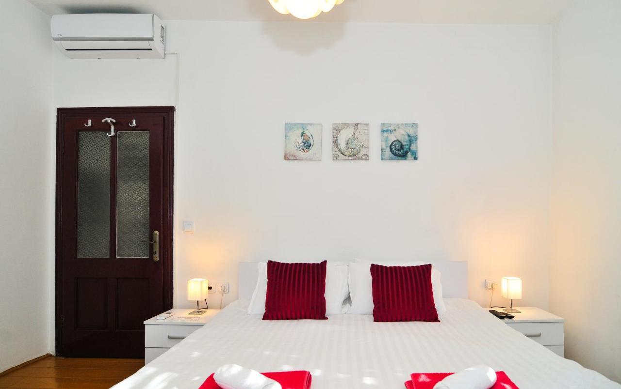 Holiday Home Maris Kotor Luaran gambar