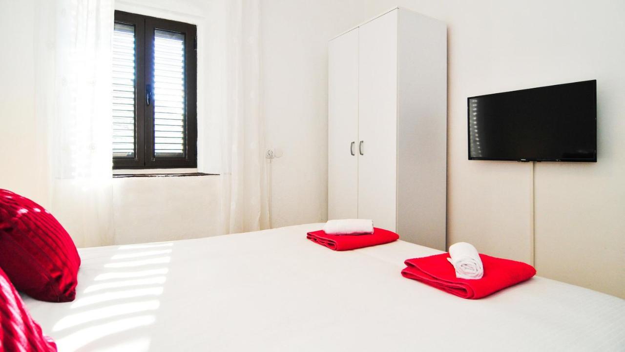 Holiday Home Maris Kotor Luaran gambar